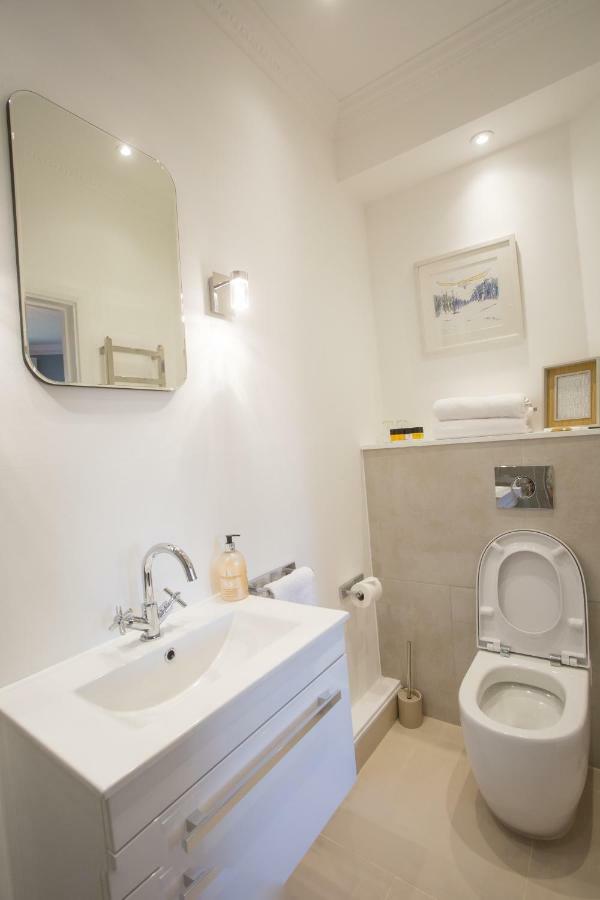 B&B Downham Hall Wickford Extérieur photo